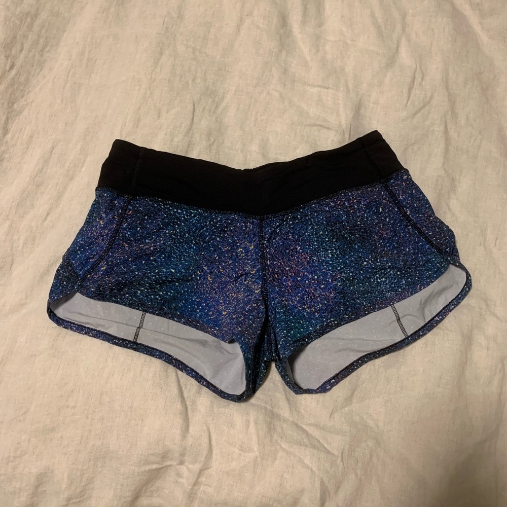 LULULEMON galaxy short shorts - size 6